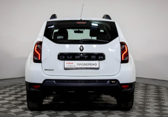 Подержанный автомобиль Renault Duster 2016 года (6 фото)