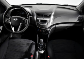 Подержанный автомобиль Hyundai Solaris Sedan 2015 года (13 фото)