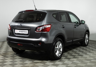 Подержанный автомобиль Nissan Qashqai 2013 года (5 фото)
