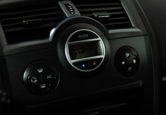 Подержанный автомобиль Renault Megane Sedan 2007 года (18 фото)