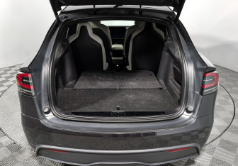 Подержанный автомобиль Tesla Model X 2023 года (32 фото)