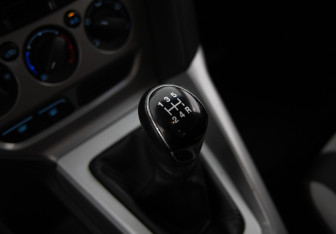 Подержанный автомобиль Ford Focus Hatchback 2012 года (15 фото)