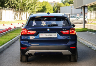 Подержанный автомобиль BMW X1 2017 года (7 фото)