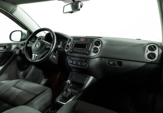 Подержанный автомобиль Volkswagen Tiguan 2011 года (9 фото)