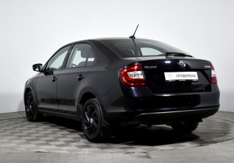 Подержанный автомобиль Skoda Rapid Liftback 2017 года (7 фото)