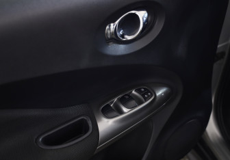 Подержанный автомобиль Nissan Juke 2012 года (18 фото)