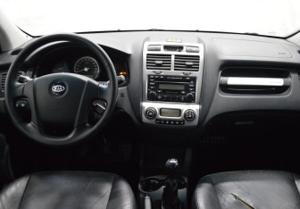 Подержанный автомобиль Kia Sportage 2007 года (14 фото)