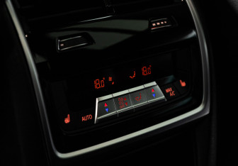 Подержанный автомобиль BMW X5 2020 года (28 фото)