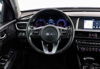 Подержанный автомобиль Kia Optima Sedan 2019 года (12 фото)