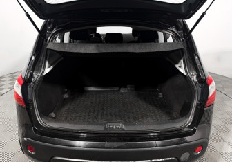 Подержанный автомобиль Nissan Qashqai 2010 года (18 фото)