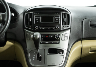 Подержанный автомобиль Hyundai H-1 2020 года (14 фото)