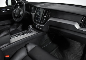 Подержанный автомобиль Volvo XC60 2019 года (13 фото)
