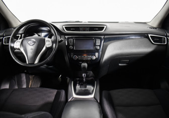 Подержанный автомобиль Nissan Qashqai 2016 года (12 фото)