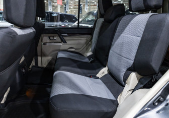 Подержанный автомобиль Mitsubishi Pajero 2017 года (19 фото)
