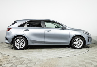 Подержанный автомобиль Kia Ceed Hatchback 2019 года (4 фото)