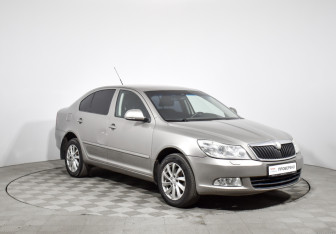 Подержанный автомобиль Skoda Octavia Liftback 2009 года (3 фото)