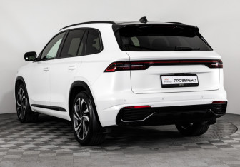 Подержанный автомобиль Geely Monjaro 2024 года (8 фото)