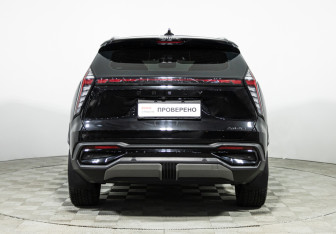 Подержанный автомобиль Geely Atlas 2024 года (6 фото)