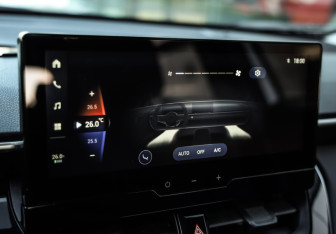 Подержанный автомобиль Toyota Corolla Wagon 2024 года (20 фото)