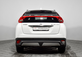Подержанный автомобиль Mitsubishi Eclipse Cross 2018 года (7 фото)