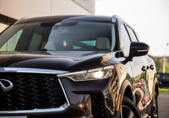 Подержанный автомобиль Infiniti QX60 2022 года (2 фото)