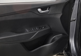 Подержанный автомобиль Hyundai Solaris Sedan 2020 года (20 фото)