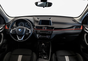 Подержанный автомобиль BMW X1 2017 года (12 фото)