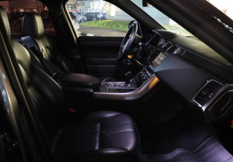 Подержанный автомобиль Land Rover Range Rover Sport 2015 года (27 фото)