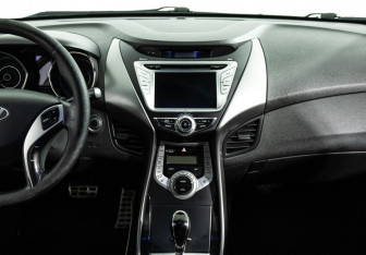 Подержанный автомобиль Hyundai Avante Sedan 2011 года (14 фото)