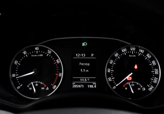 Подержанный автомобиль Skoda Octavia Liftback 2009 года (20 фото)