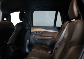Подержанный автомобиль Volvo XC90 2021 года (24 фото)