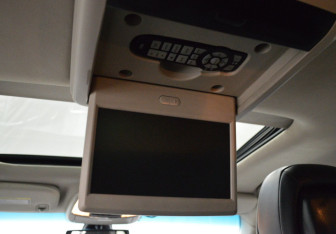 Подержанный автомобиль Jeep Grand Cherokee 2012 года (17 фото)