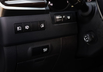 Подержанный автомобиль Lexus LX 2016 года (14 фото)