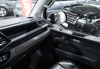 Подержанный автомобиль Volkswagen Multivan 2020 года (26 фото)