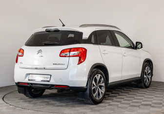 Подержанный автомобиль Citroen C4 Aircross 2014 года (5 фото)