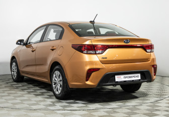 Подержанный автомобиль Kia Rio Sedan 2017 года (7 фото)