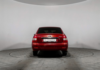 Подержанный автомобиль LADA (ВАЗ) Priora Sedan 2007 года (6 фото)