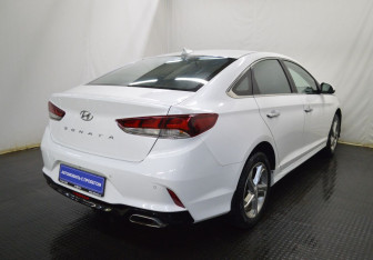 Подержанный автомобиль Hyundai Sonata 2019 года (5 фото)