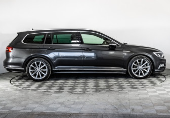 Подержанный автомобиль Volkswagen Passat Wagon 2018 года (4 фото)