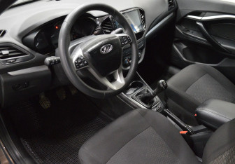 Подержанный автомобиль LADA (ВАЗ) Vesta Sedan 2019 года (10 фото)