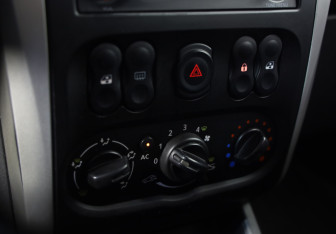 Подержанный автомобиль Nissan Almera Sedan 2014 года (14 фото)