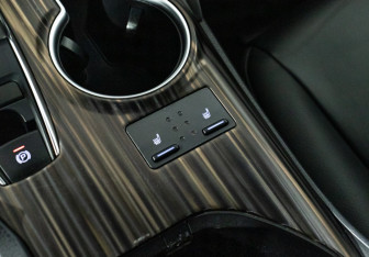 Подержанный автомобиль Toyota Camry Sedan 2019 года (19 фото)