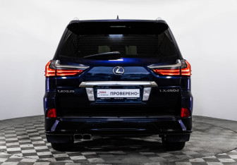 Подержанный автомобиль Lexus LX 2015 года (7 фото)