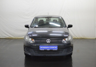Подержанный автомобиль Volkswagen Polo Sedan 2013 года (2 фото)