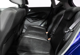 Подержанный автомобиль Ford Fiesta Hatchback 2016 года (10 фото)