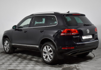 Подержанный автомобиль Volkswagen Touareg 2014 года (7 фото)