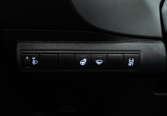 Подержанный автомобиль Toyota Corolla Sedan 2019 года (19 фото)