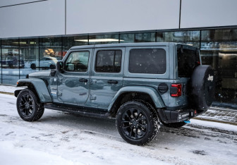 Подержанный автомобиль Jeep Wrangler 2023 года (6 фото)