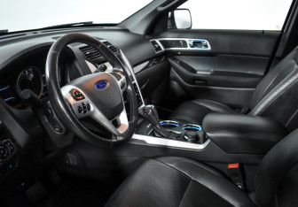 Подержанный автомобиль Ford Explorer 2013 года (9 фото)