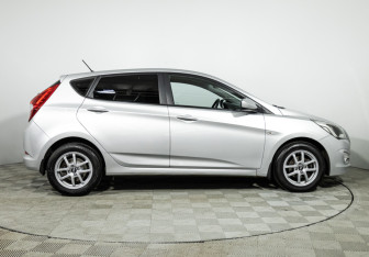 Подержанный автомобиль Hyundai Solaris Sedan 2015 года (4 фото)